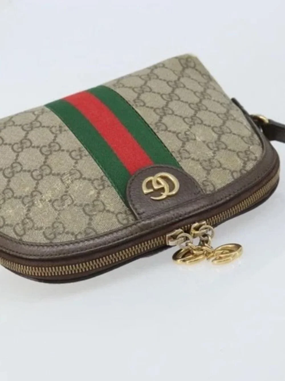 Gucci brand	gucci color	beige